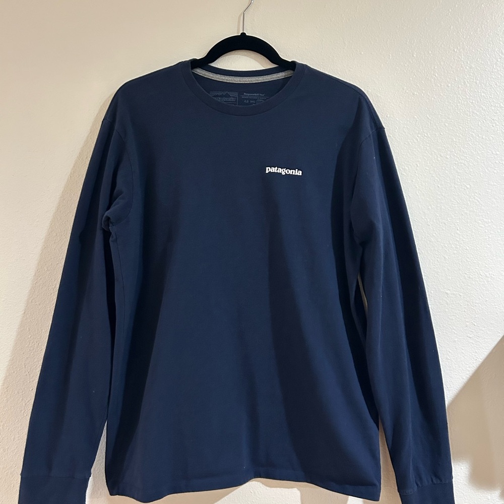 Patagonia Men's Navy Blue Crew Neck Long Sleeve Tee